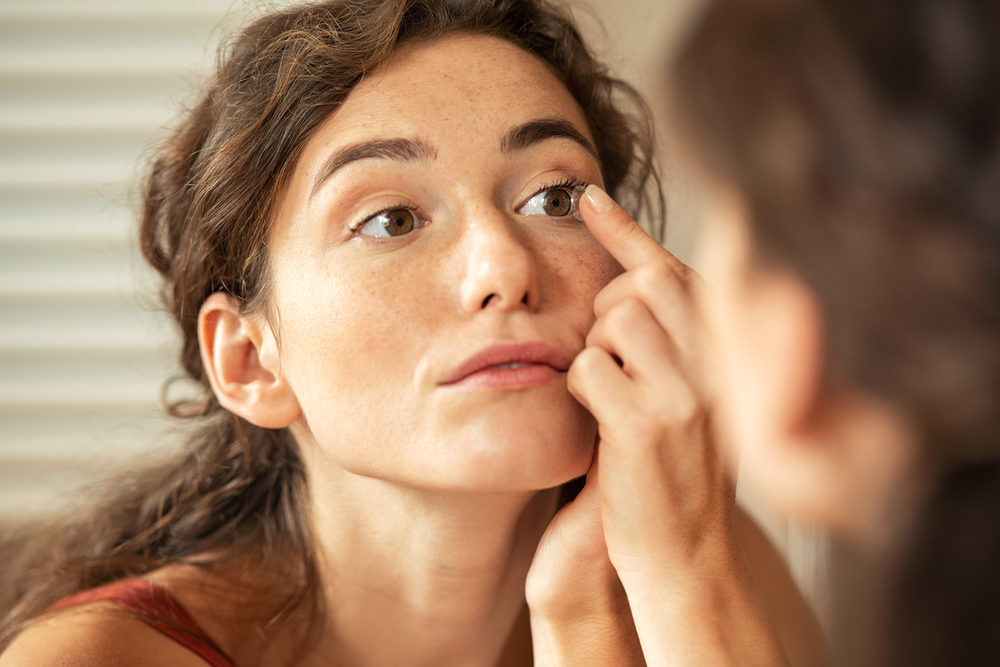 tips-for-getting-used-to-wearing-contact-lenses-silk-vision